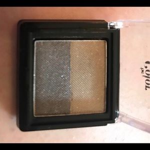 Brand new eye shadow